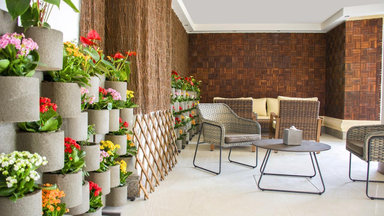 Radisson Blu Resort, Al Khobar Teluk Bulan Sabit Bagian luar foto Vertical garden