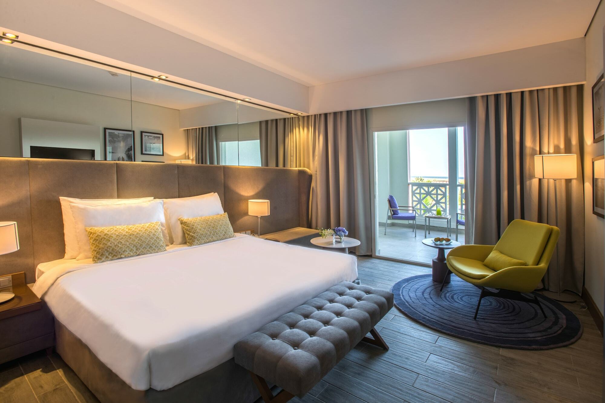 Radisson Blu Resort, Al Khobar Teluk Bulan Sabit Bagian luar foto Deluxe Room