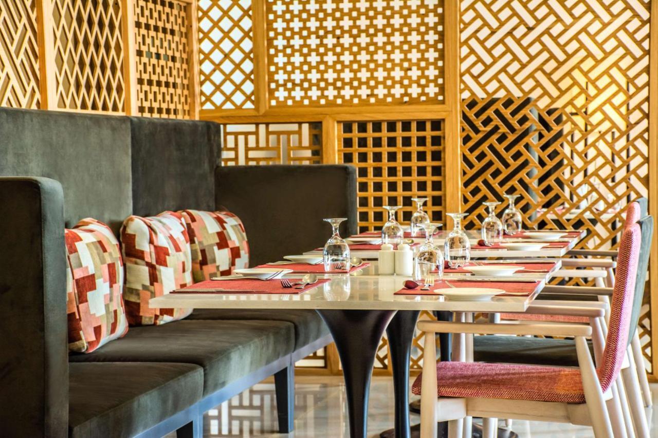 Radisson Blu Resort, Al Khobar Teluk Bulan Sabit Bagian luar foto Restaurant interior