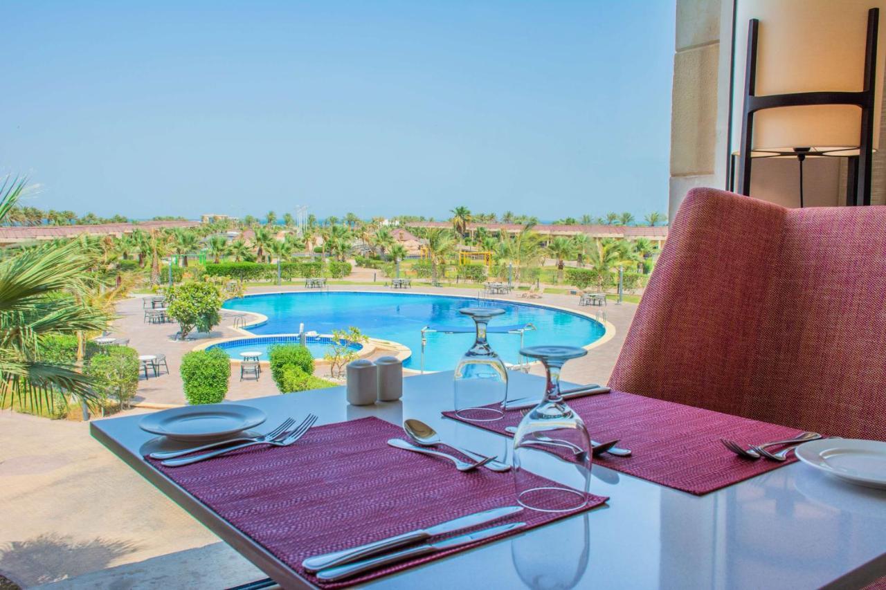 Radisson Blu Resort, Al Khobar Teluk Bulan Sabit Bagian luar foto View from the hotel